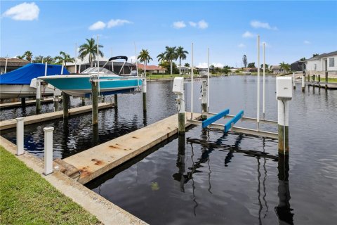 Townhouse in Punta Gorda, Florida 2 bedrooms, 174.38 sq.m. № 2198245