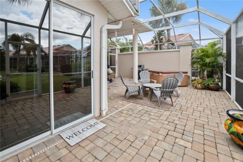 Townhouse in Punta Gorda, Florida 2 bedrooms, 174.38 sq.m. № 2198245 - photo 11