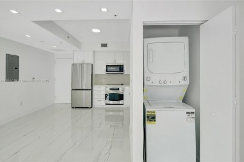 Condo in Miami, Florida, 2 bedrooms  № 1874355 - photo 26