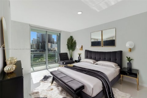 Condo in Miami, Florida, 2 bedrooms  № 1874355 - photo 2