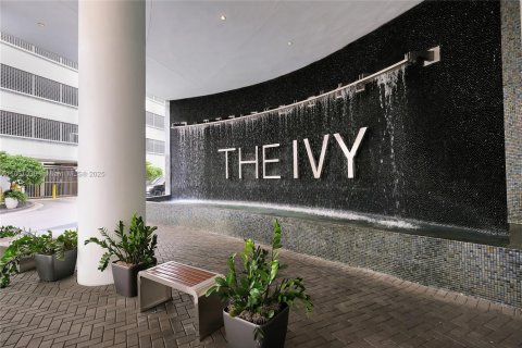 Condo in Miami, Florida, 2 bedrooms  № 1874355 - photo 6