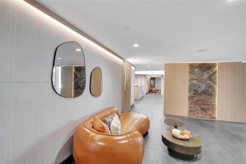 Condo in Miami, Florida, 2 bedrooms  № 1874355 - photo 9