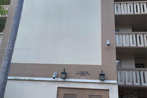 Снять в аренду кондоминиум в Коконат Крик, Флорида 2 спальни, 107.49м2, № 2005513 - фото 9