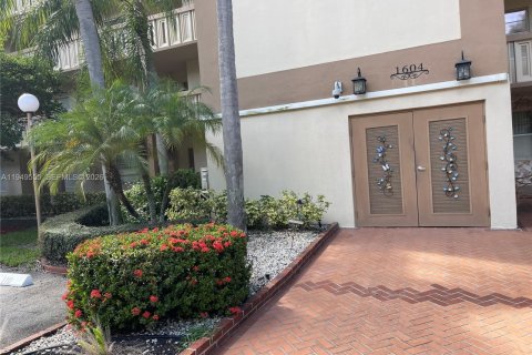 Снять в аренду кондоминиум в Коконат Крик, Флорида 2 спальни, 107.49м2, № 2005513 - фото 10