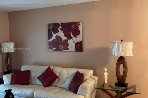 Снять в аренду кондоминиум в Коконат Крик, Флорида 2 спальни, 107.49м2, № 2005513 - фото 2