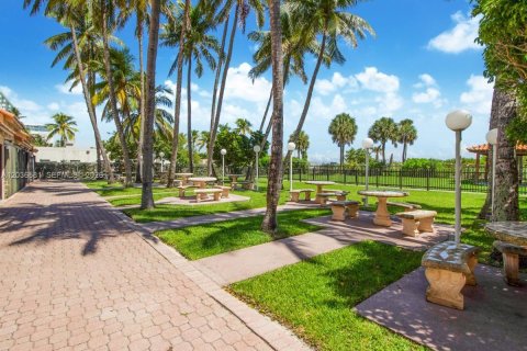 Copropriété à louer à Miami Beach, Floride: 2 chambres, 78.78 m2 № 2084553 - photo 11