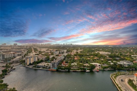 Copropriété à louer à Miami Beach, Floride: 2 chambres, 78.78 m2 № 2084553 - photo 3
