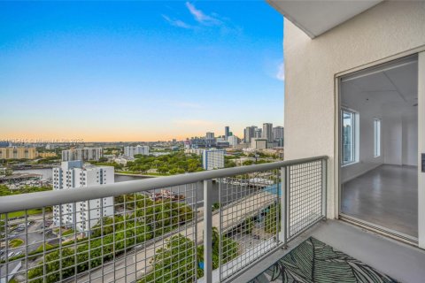 Condo in Miami, Florida, 2 bedrooms  № 1948195 - photo 23