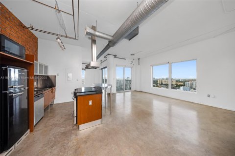Condo in Miami, Florida, 2 bedrooms  № 1948195 - photo 4