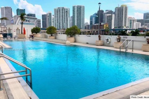 Condo in Miami, Florida, 2 bedrooms  № 1948195 - photo 24