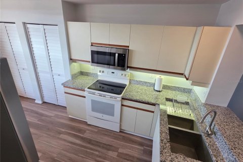 Снять в аренду кондоминиум в Брейдентон, Флорида 2 спальни, 116.69м2, № 2202636 - фото 6