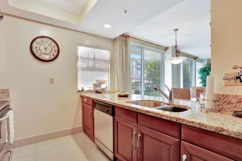 Condominio en venta en Pompano Beach, Florida, 2 dormitorios, 126.53 m2 № 2172158 - foto 19