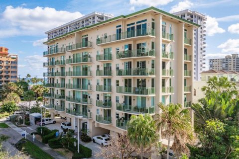 Condominio en venta en Pompano Beach, Florida, 2 dormitorios, 126.53 m2 № 2172158 - foto 2