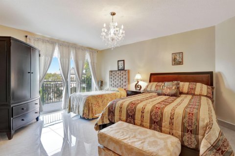 Condominio en venta en Pompano Beach, Florida, 2 dormitorios, 126.53 m2 № 2172158 - foto 17