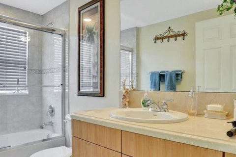 Condominio en venta en Pompano Beach, Florida, 2 dormitorios, 126.53 m2 № 2172158 - foto 23