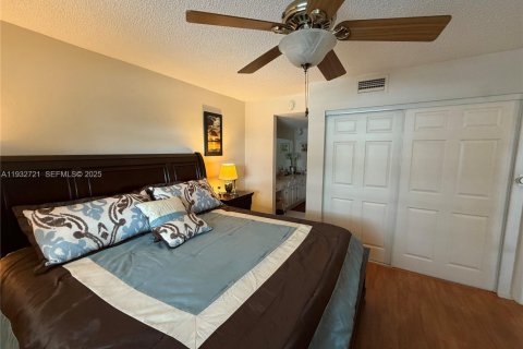 Condo in Lauderdale Lakes, Florida, 2 bedrooms  № 1991650 - photo 15