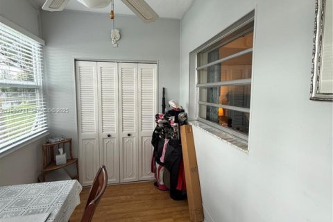 Condo in Lauderdale Lakes, Florida, 2 bedrooms  № 1991650 - photo 29