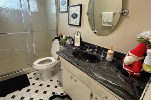 Condo in Lauderdale Lakes, Florida, 2 bedrooms  № 1991650 - photo 12