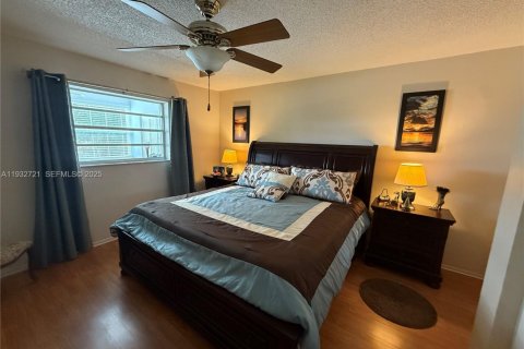 Condo in Lauderdale Lakes, Florida, 2 bedrooms  № 1991650 - photo 19