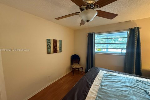 Condo in Lauderdale Lakes, Florida, 2 bedrooms  № 1991650 - photo 26