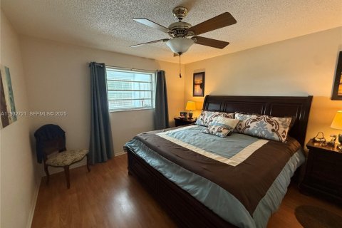 Condo in Lauderdale Lakes, Florida, 2 bedrooms  № 1991650 - photo 17