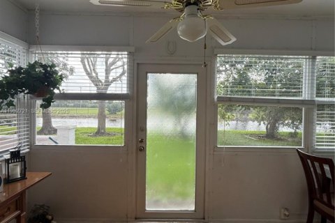 Condo in Lauderdale Lakes, Florida, 2 bedrooms  № 1991650 - photo 28