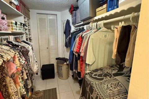 Condo in Lauderdale Lakes, Florida, 2 bedrooms  № 1991650 - photo 23