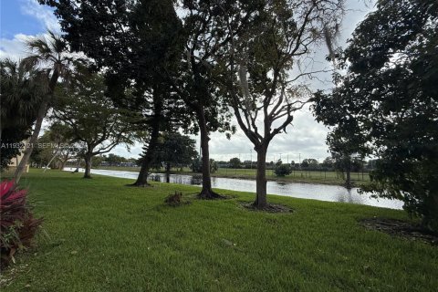 Condo in Lauderdale Lakes, Florida, 2 bedrooms  № 1991650 - photo 5