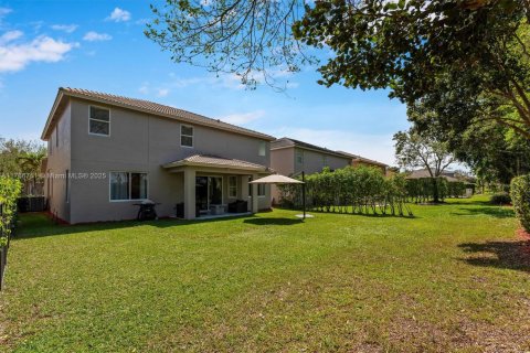 House in Weston, Florida 5 bedrooms, 292.08 sq.m. № 1712622 - photo 19