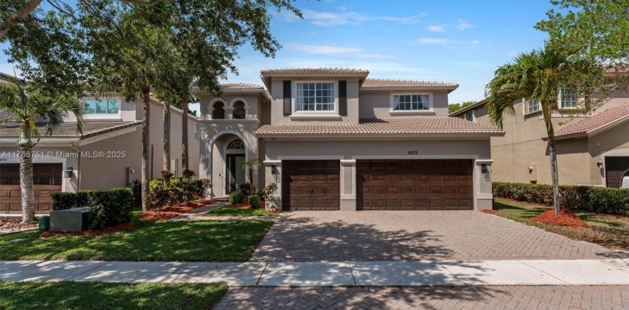 House in Weston, Florida 5 bedrooms, 292.08 sq.m. № 1712622