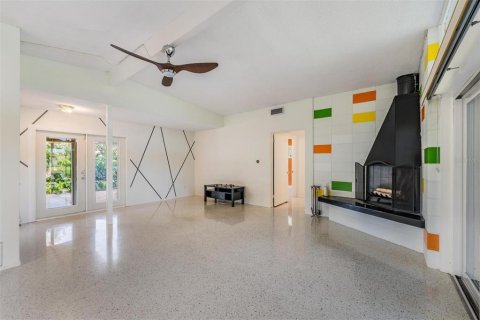 House in Saint Petersburg, Florida 3 bedrooms, 133.13 sq.m. № 1884098 - photo 6