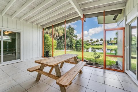 House in Saint Petersburg, Florida 3 bedrooms, 133.13 sq.m. № 1884098 - photo 23
