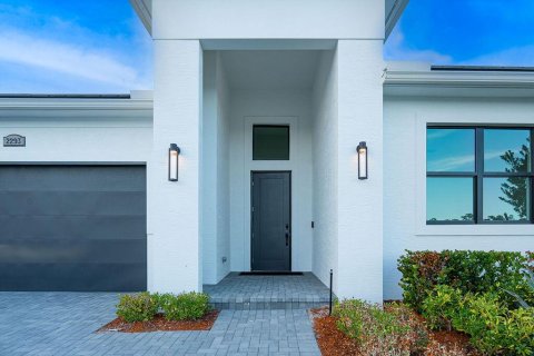 House in Port St. Lucie, Florida 3 bedrooms, 215.53 sq.m. № 2193611 - photo 6