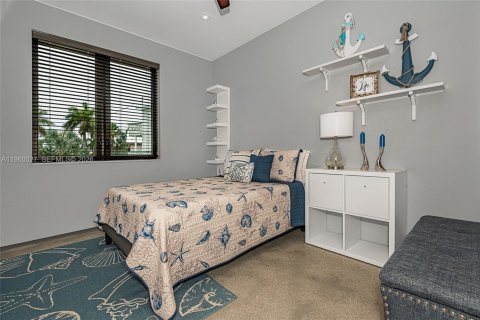 House in Key Largo, Florida 5 bedrooms, 308.16 sq.m. № 2019835 - photo 26