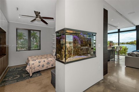 House in Key Largo, Florida 5 bedrooms, 308.16 sq.m. № 2019835 - photo 25