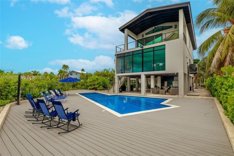 House in Key Largo, Florida 5 bedrooms, 308.16 sq.m. № 2019835 - photo 6