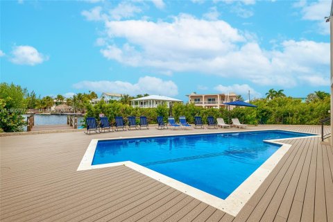 House in Key Largo, Florida 5 bedrooms, 308.16 sq.m. № 2019835 - photo 5