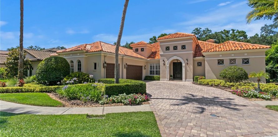 House in Tampa, Florida 4 bedrooms, 368.08 sq.m. № 1849359