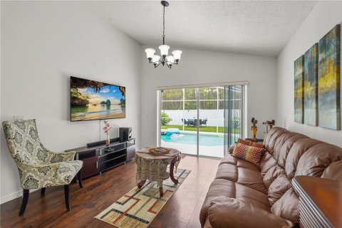 House in Davenport, Florida 4 bedrooms, 154.31 sq.m. № 2217082 - photo 6