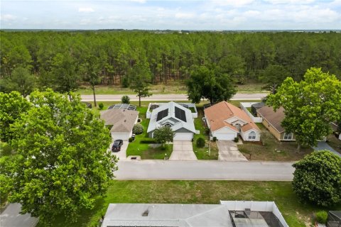 House in Davenport, Florida 4 bedrooms, 154.31 sq.m. № 2217082 - photo 3