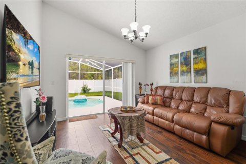 House in Davenport, Florida 4 bedrooms, 154.31 sq.m. № 2217082 - photo 5