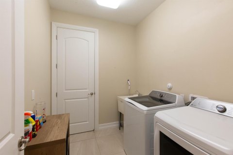 Touwnhouse à vendre à Royal Palm Beach, Floride: 3 chambres, 206.43 m2 № 2084216 - photo 16