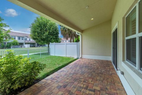 Touwnhouse à vendre à Royal Palm Beach, Floride: 3 chambres, 206.43 m2 № 2084216 - photo 26