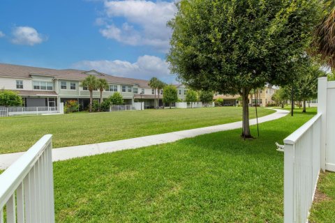 Touwnhouse à vendre à Royal Palm Beach, Floride: 3 chambres, 206.43 m2 № 2084216 - photo 28