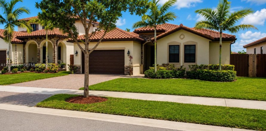House in Homestead, Florida 4 bedrooms, 206.99 sq.m. № 2173629