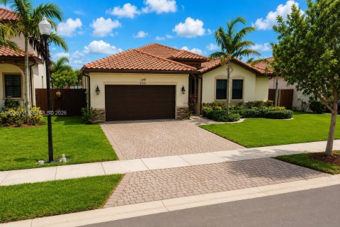 House in Homestead, Florida 4 bedrooms, 206.99 sq.m. № 2173629 - photo 2