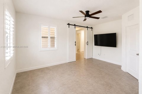 House in Homestead, Florida 4 bedrooms, 206.99 sq.m. № 2173629 - photo 9