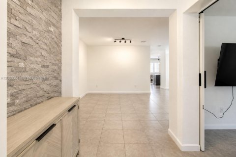 House in Homestead, Florida 4 bedrooms, 206.99 sq.m. № 2173629 - photo 6