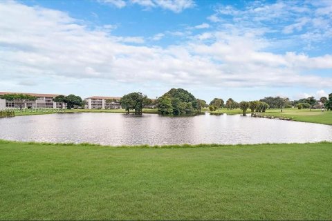 Condo in Pembroke Pines, Florida, 1 bedroom  № 2043280 - photo 26