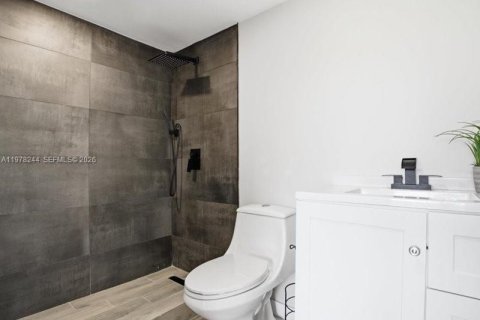 Condo in Pembroke Pines, Florida, 1 bedroom  № 2043280 - photo 19